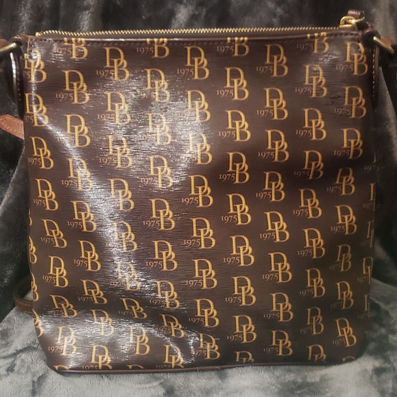 Dooney and bourke crossbody - Picture 2 of 4